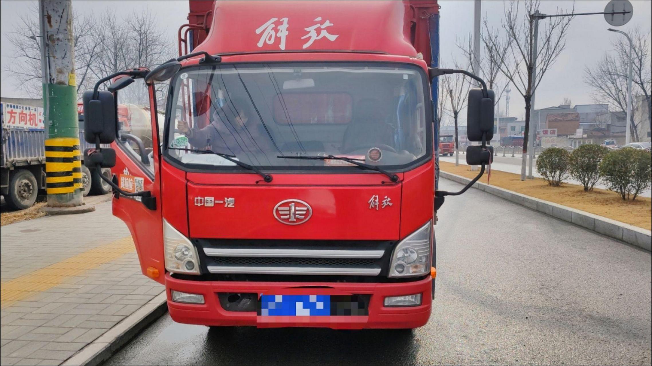 最新到店 22 年七月,解放虎威 h!4.2 高栏.