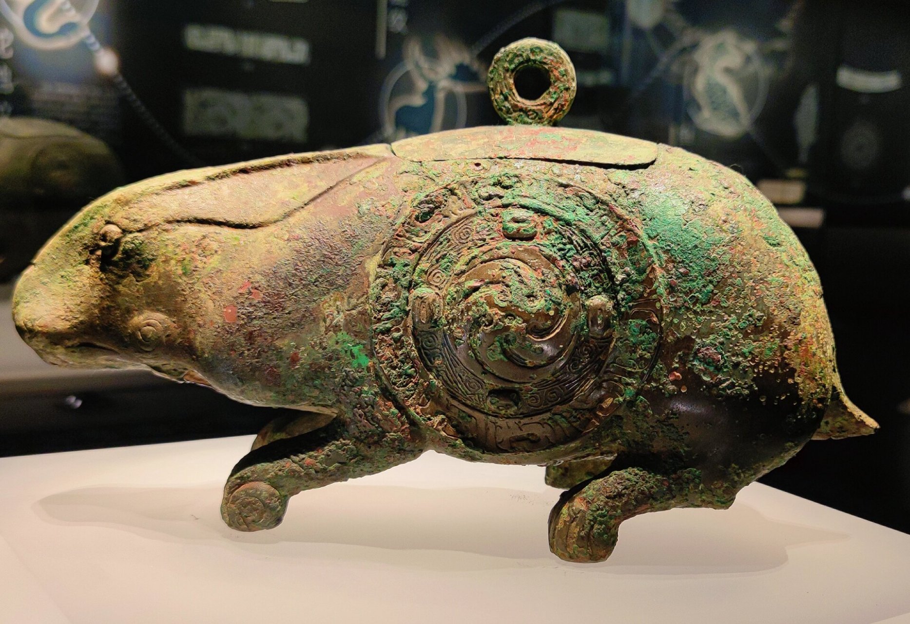 曲沃县北赵晋侯墓地8号墓出土,山西博物院藏,山西青铜博物馆展