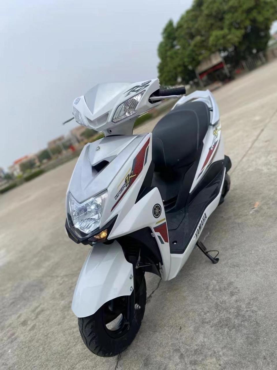 电喷版-正品雅马哈尚领125cc
