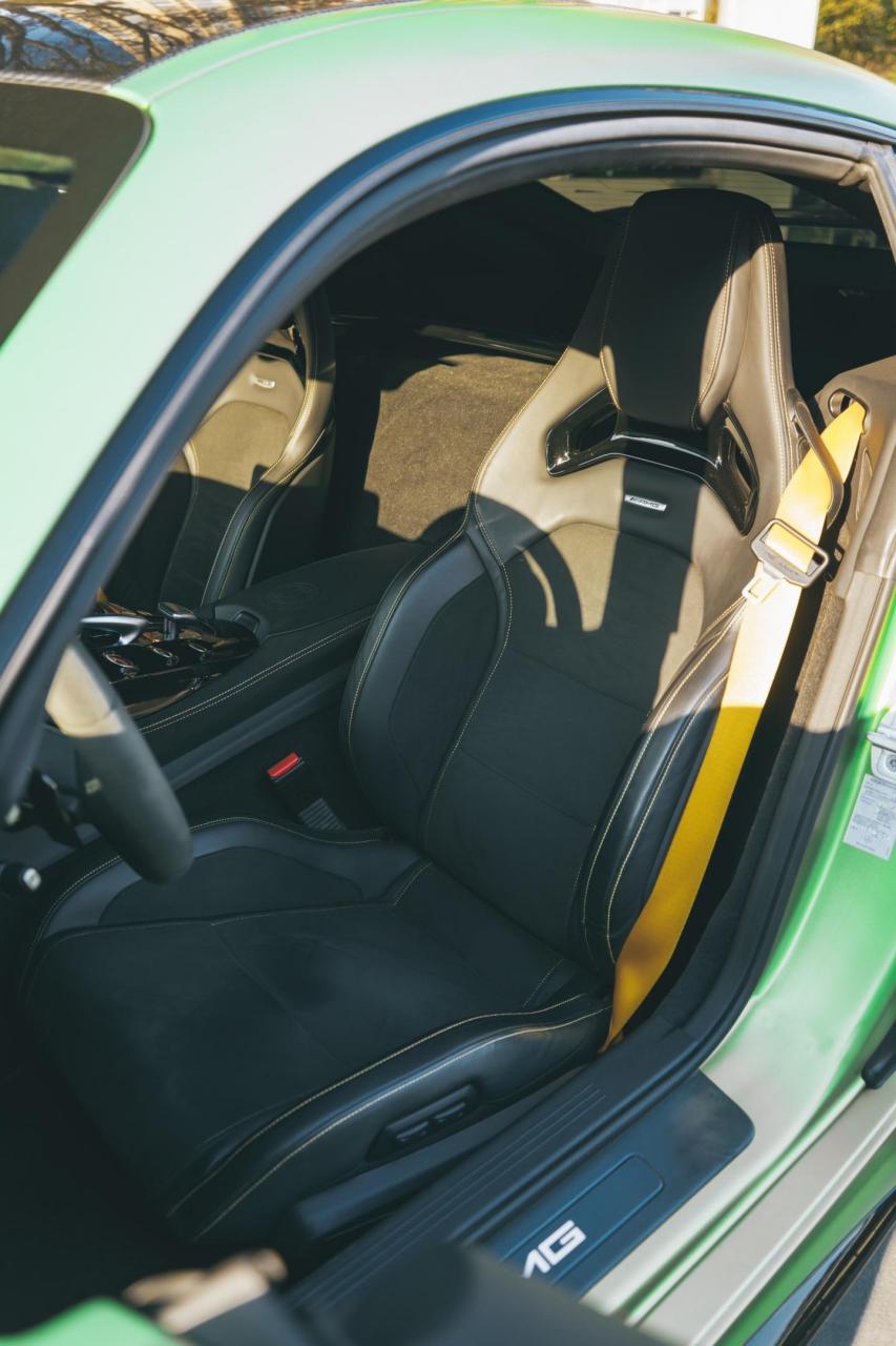 已知市面上最具性价比的一台赛道车型奔驰amg gtr绿魔