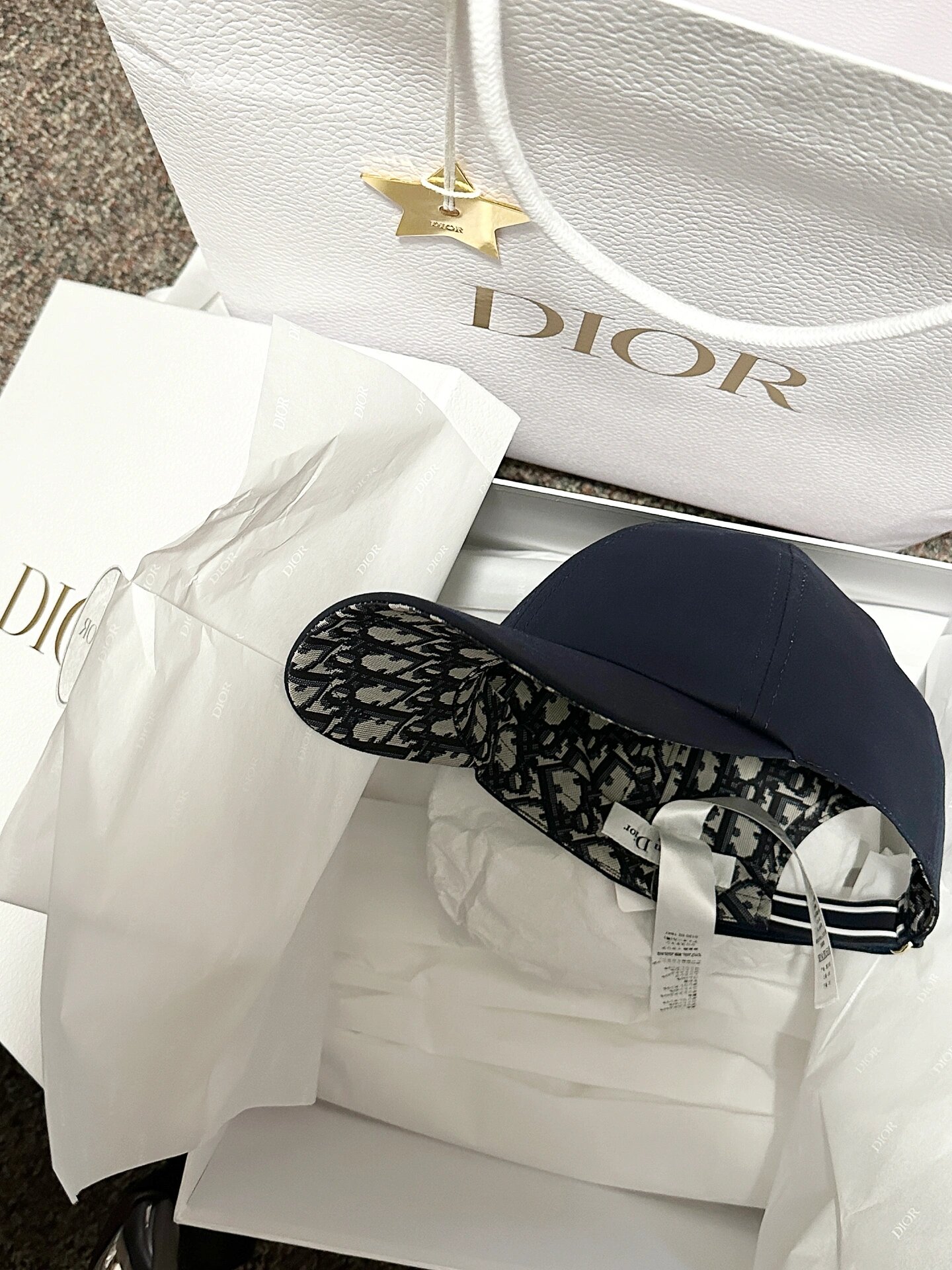 dior经典款棒球帽