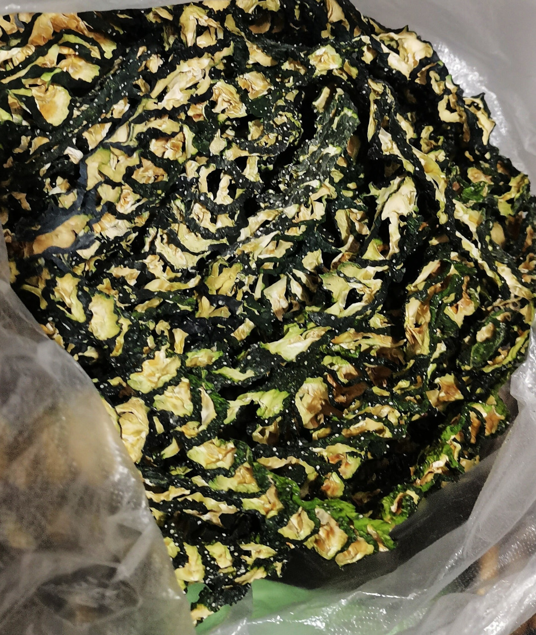 东北干菜~黄瓜干咸菜 纯绿色天然的黄瓜干咸菜 1,妈妈晒的黄瓜干冷水