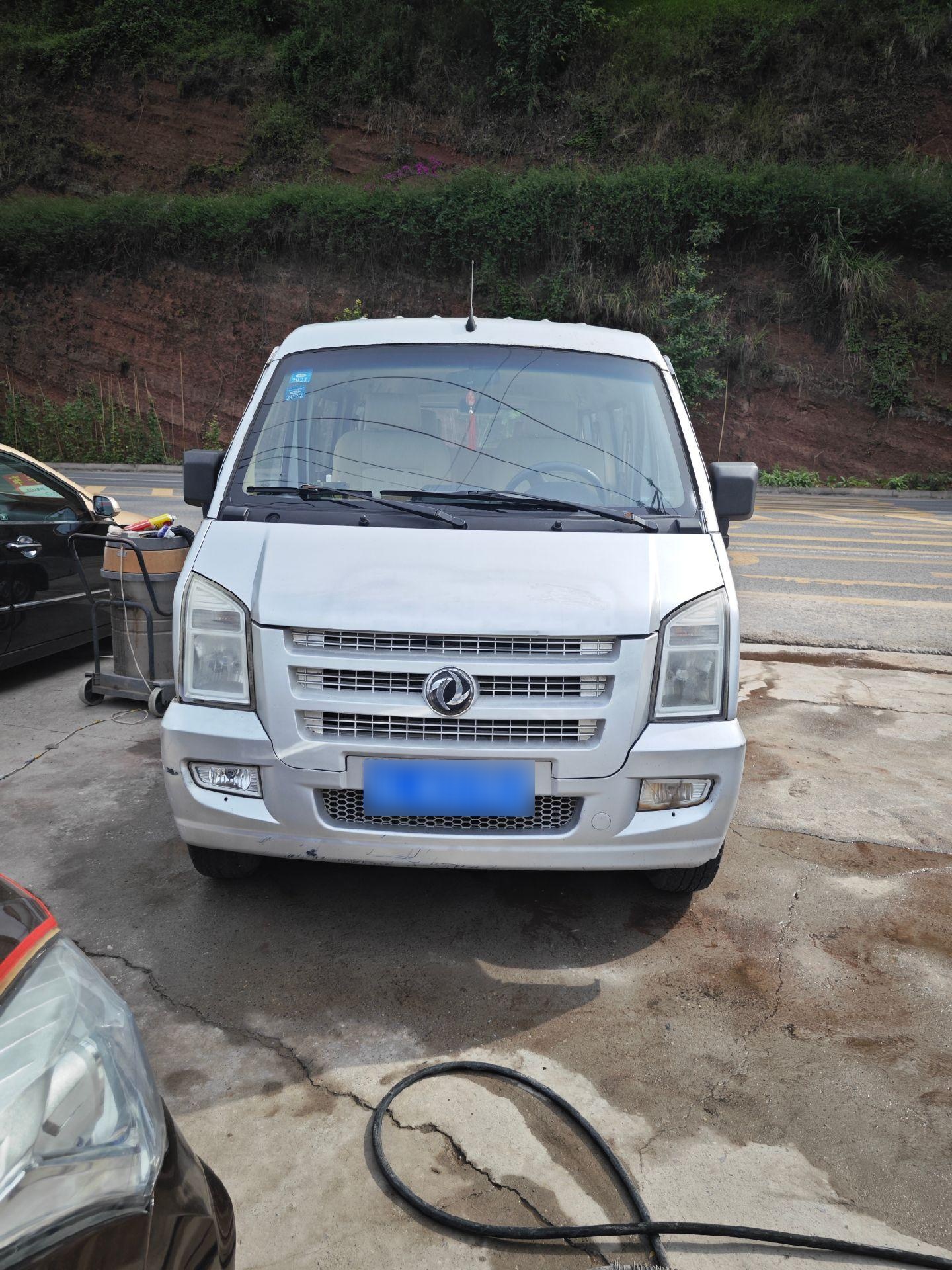 13年11月上牌东风小康c37九座,1.5l带方向助力,拉人拉货随便吃