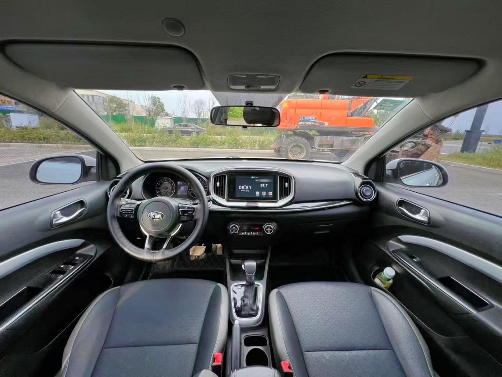 新到2019年起亚奕跑kx1自动1.