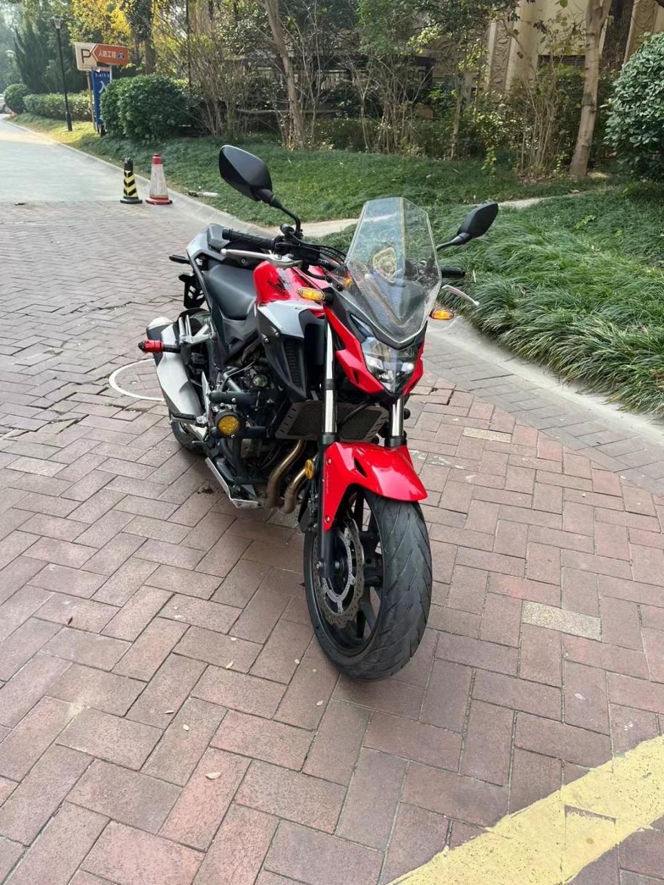 【车辆型号】本田cb500f 【车辆价格】35800 【年限里程】22年 【车辆