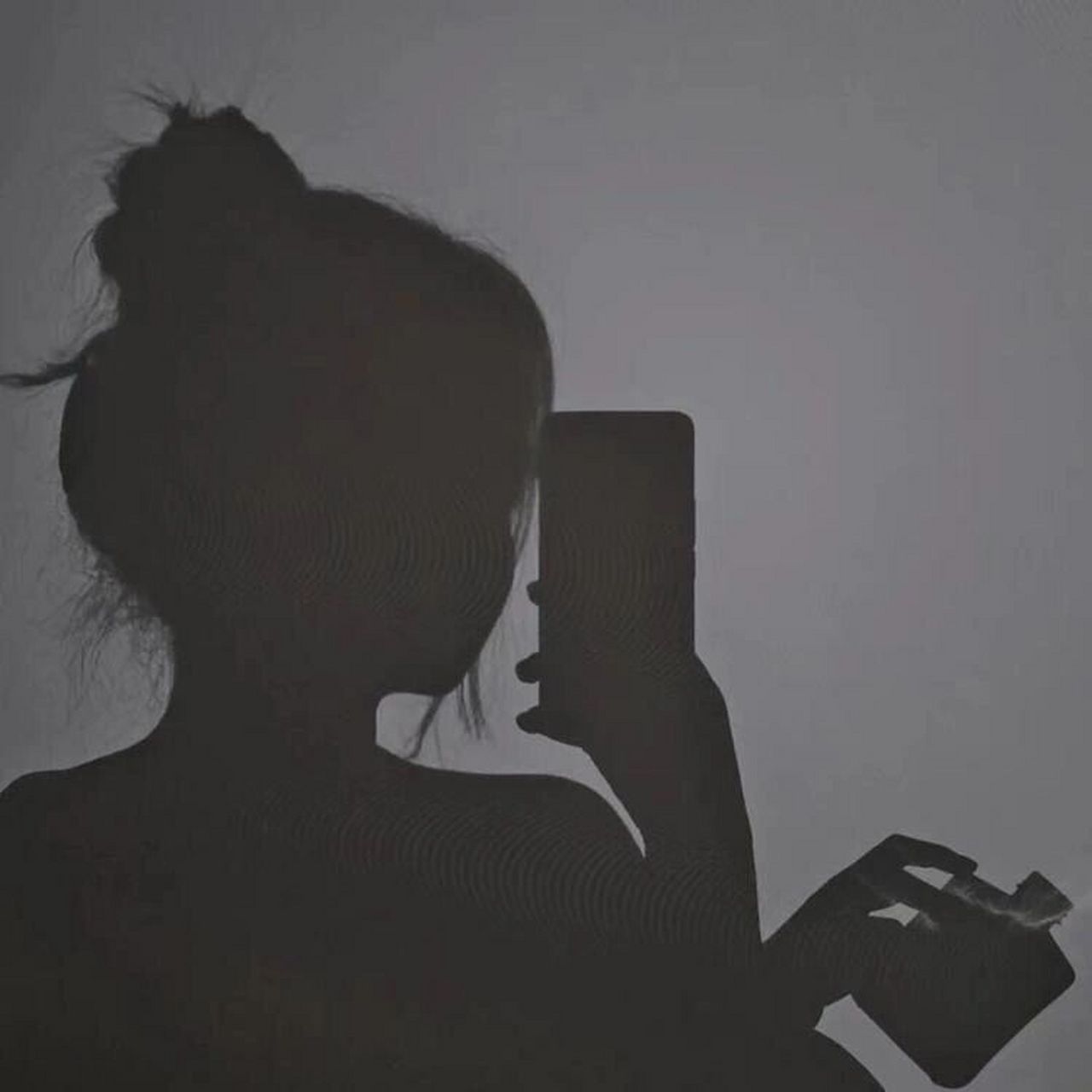 有趣好玩  可以自己模仿一下的影子头像,"快来换上"