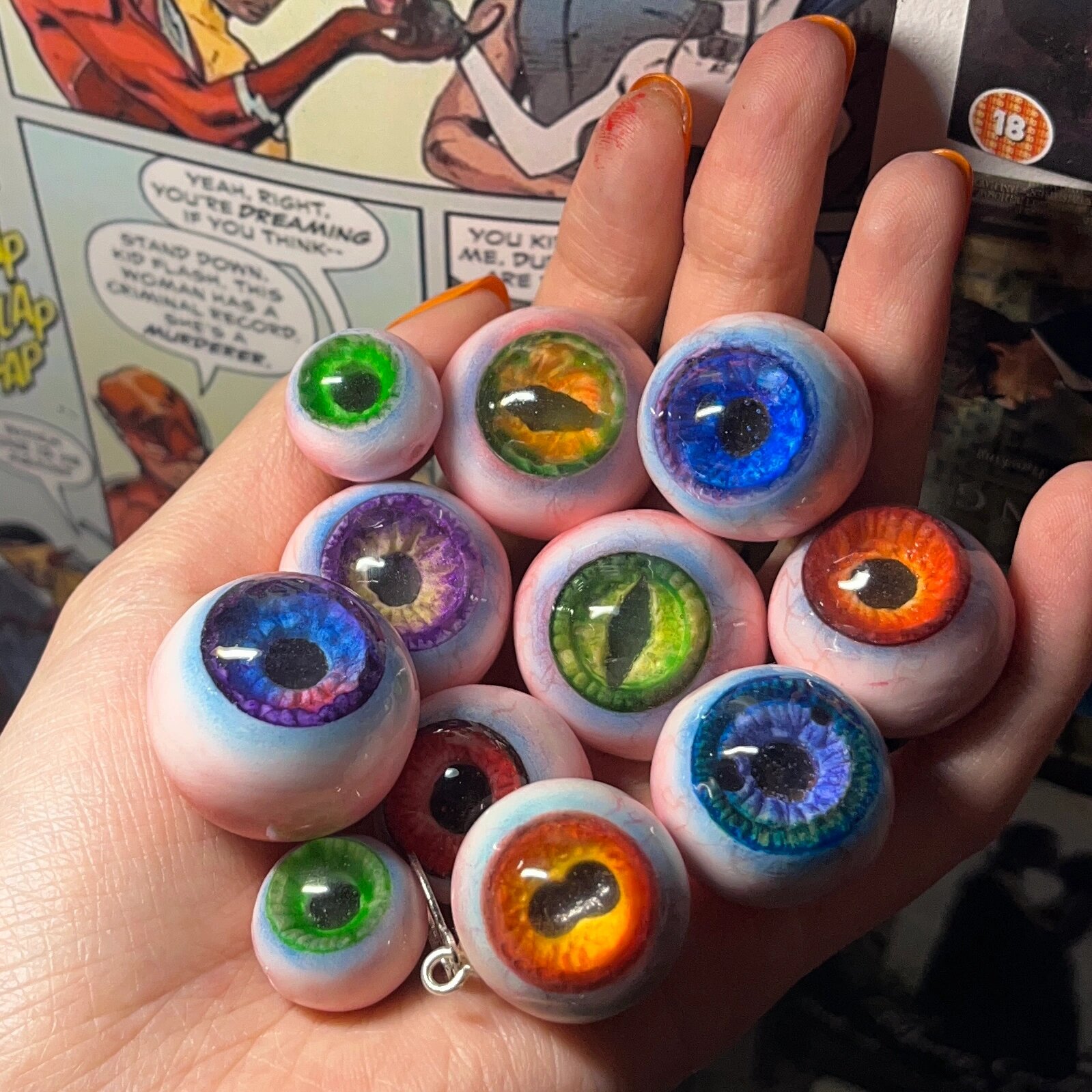 👁用黏土捏了一把活的眼珠子