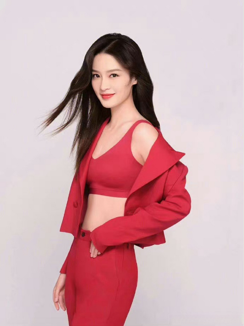 你们喜欢李沁这组内衣广告造型吗?