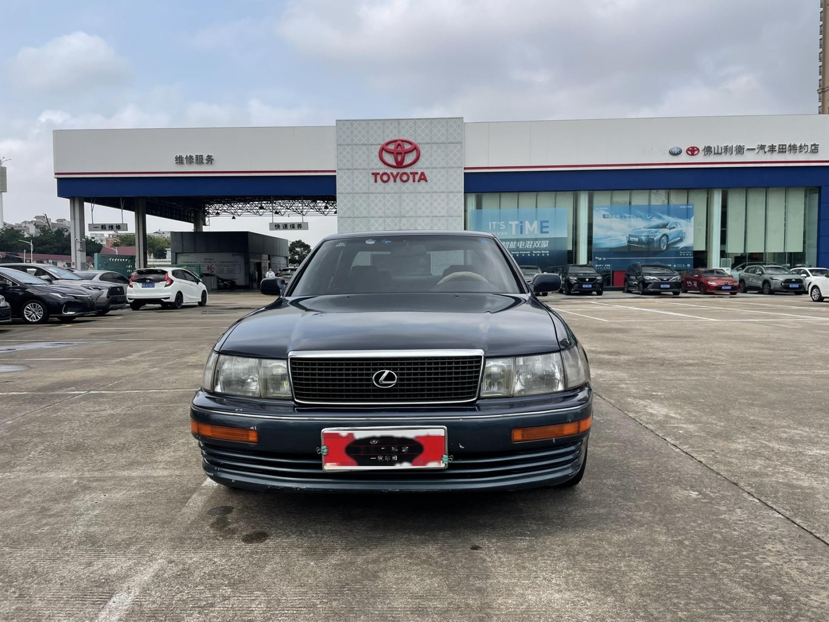 凌志ls400.1994年上牌的雷克萨斯ls400,30年车龄,依旧经典