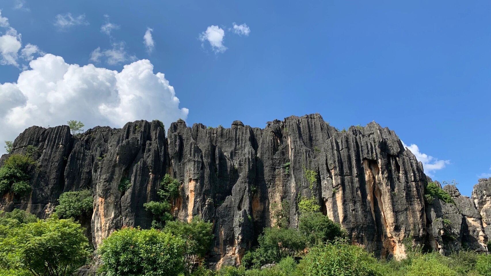 云南"小石林"乃古石林