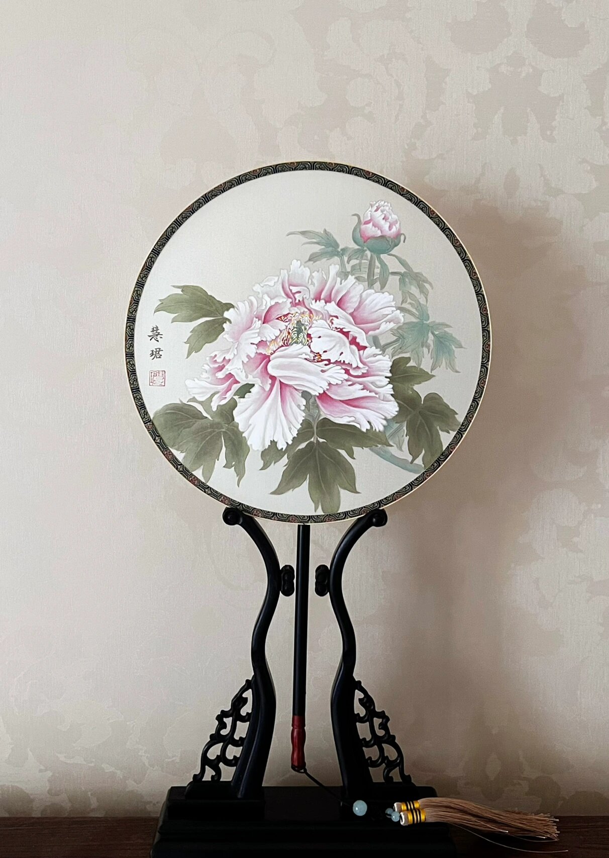 圆形扇面工笔牡丹步骤 本来不是太爱画牡丹,但不得不说,画成扇面真