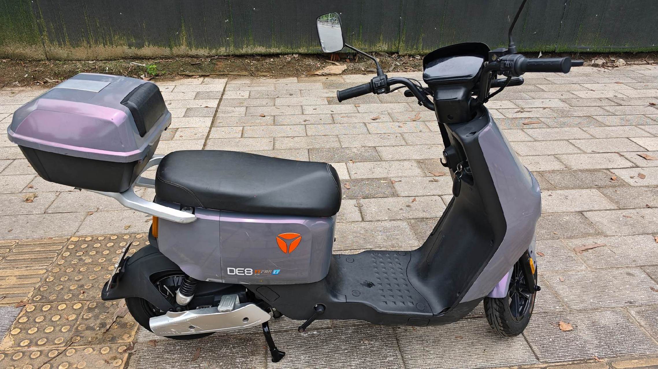 出电动车 雅迪冠能de8 2k出.