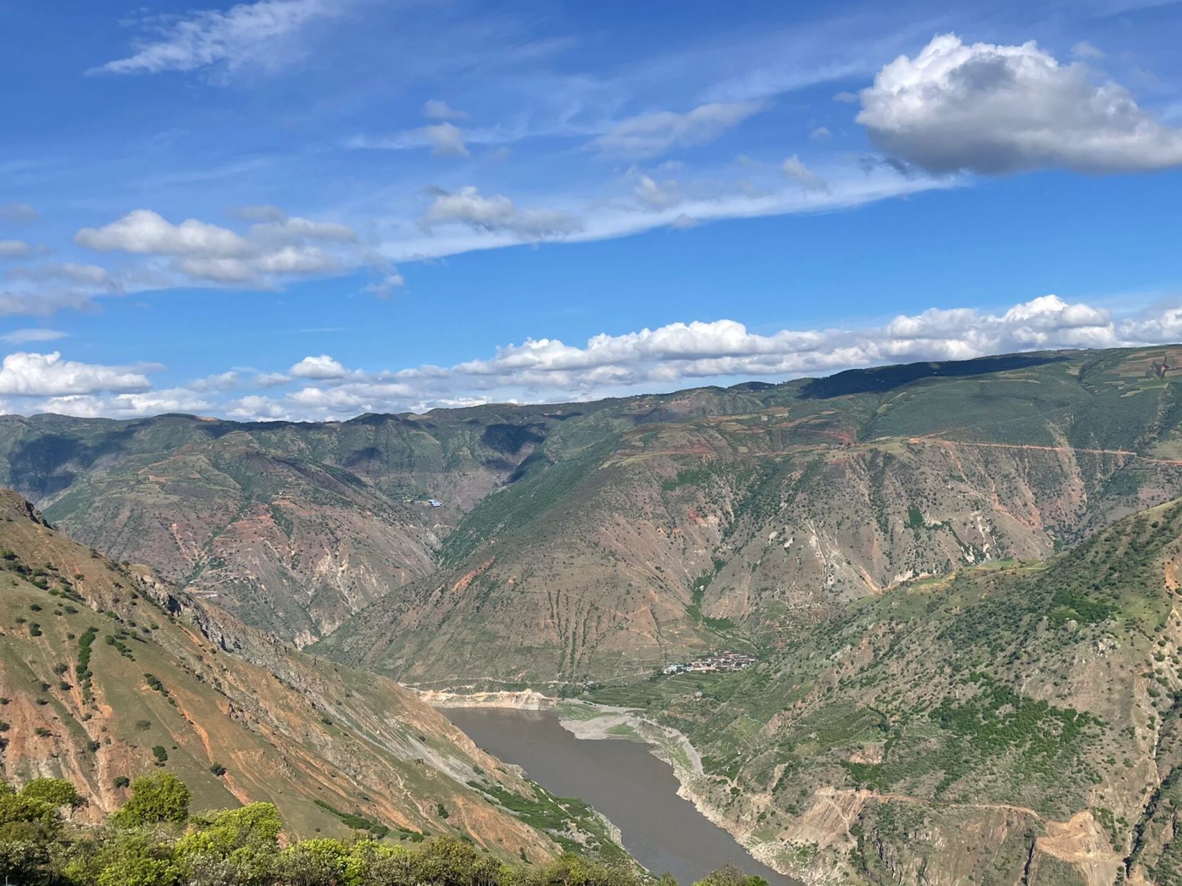 攀枝花|邂逅金沙江大峡谷  迤沙拉古村 在攀西阳光酒庄附近有两个很棒