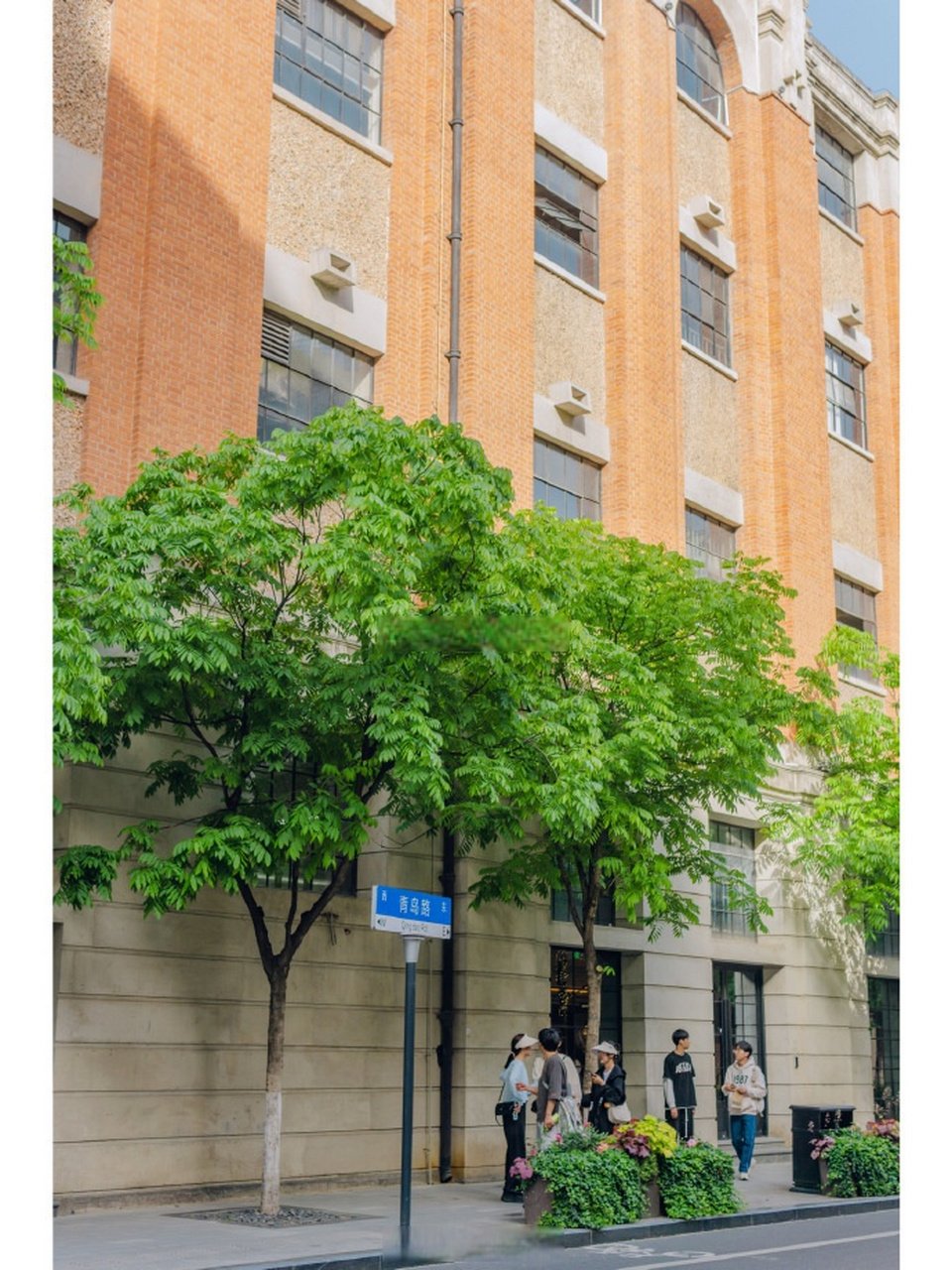 网友拍武汉#  汉口 | 青岛路历史风貌区  #摄影##武汉#(via7条秋刀鱼