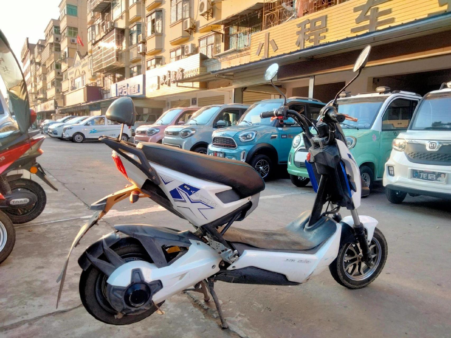 二手雅迪x战警.五块大电池,电池出厂日期22年8月