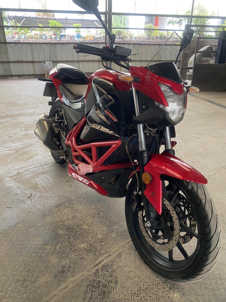 枭风一号,永源350双缸水冷发动机,整车细节成色还不错