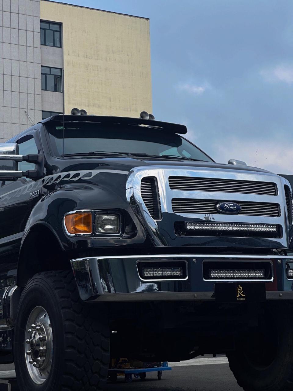 福特f650,真正的大型皮卡,概括两个字吸睛!