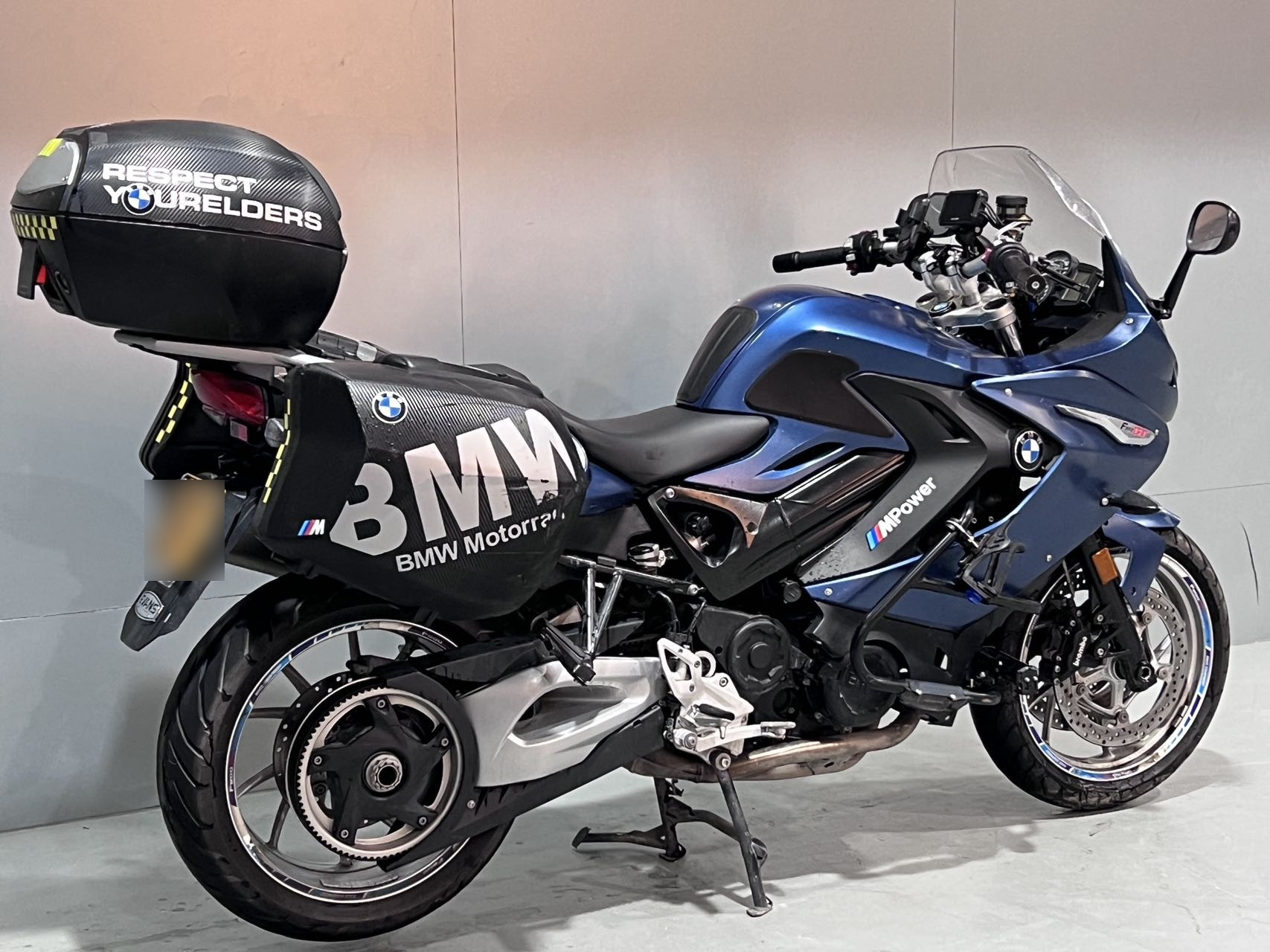 大贸:准2019年宝马f800gt 2018年底上牌,改装全段天蝎,护杠,射灯,三箱