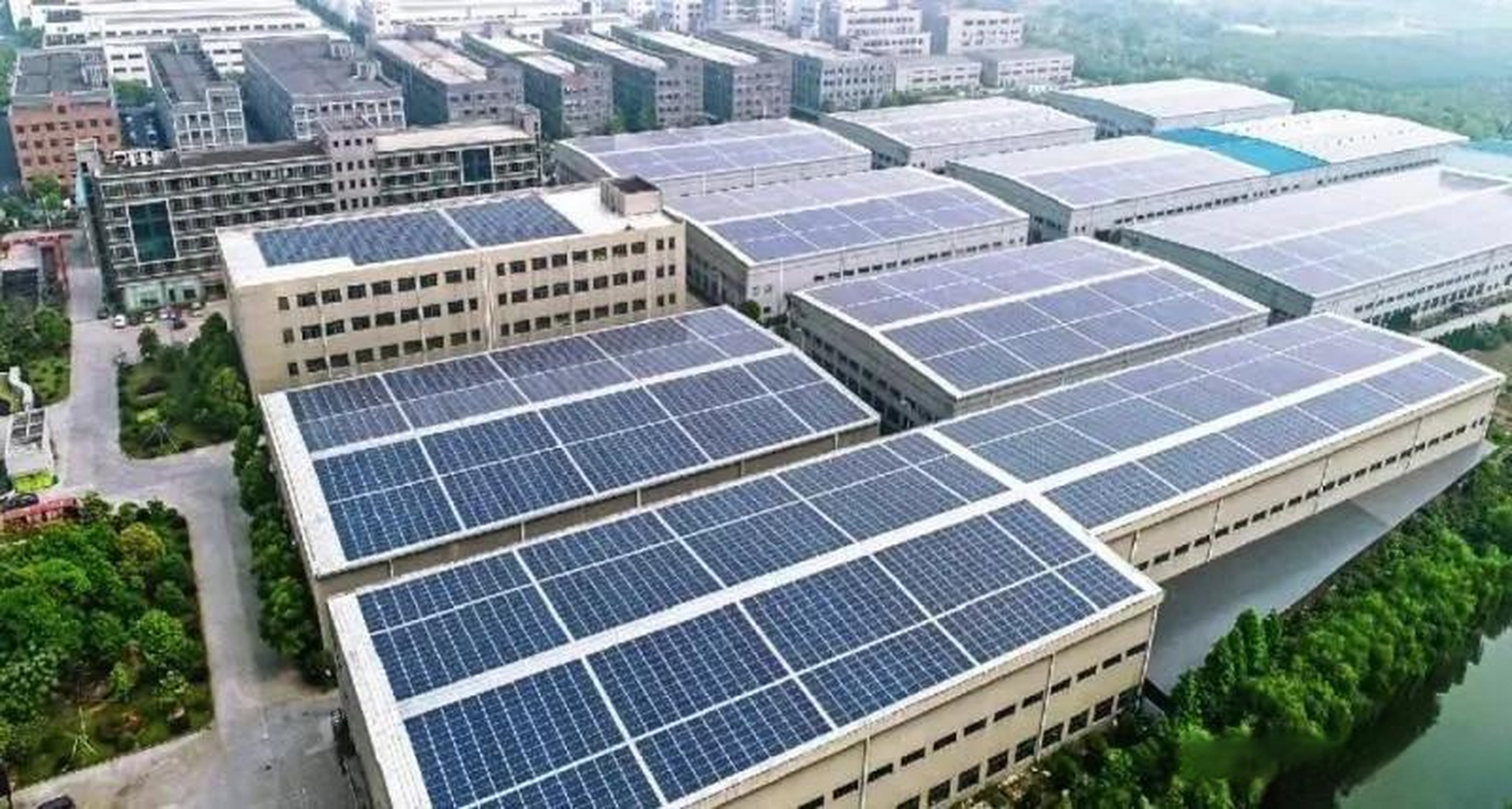 郑州加快推进全市屋顶分布式光伏发电开发利用 > 本台郑州7月21日消息