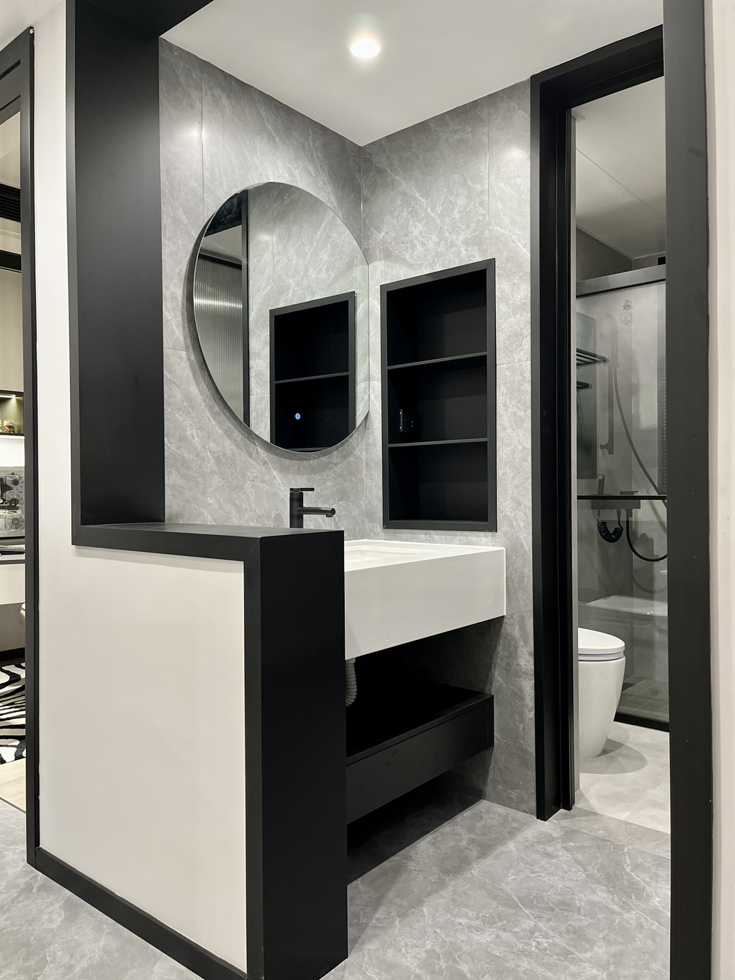 黑白灰色系|小户型干湿分离卫生间细节满满