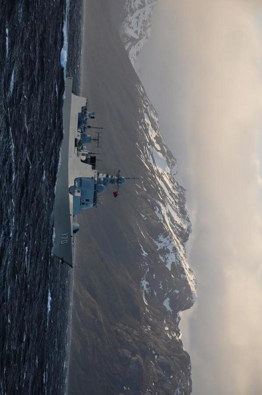 兰州号驱逐舰, 早些年,也是一线外交明星, 这图就是它外出访问期间拍