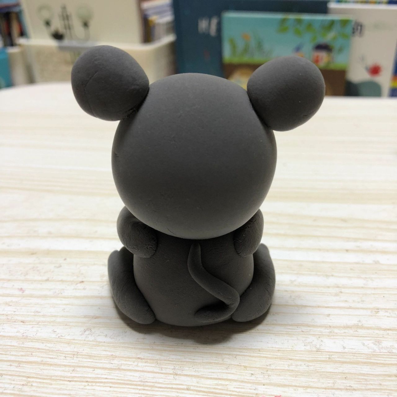 超轻粘土 #粘土  在上学的,稍加改良之小老鼠,超轻粘土,没什么味道