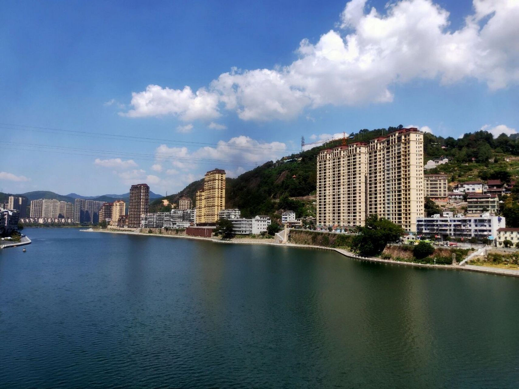 全国房价最贵的县 这是青田县县城鹤城镇.