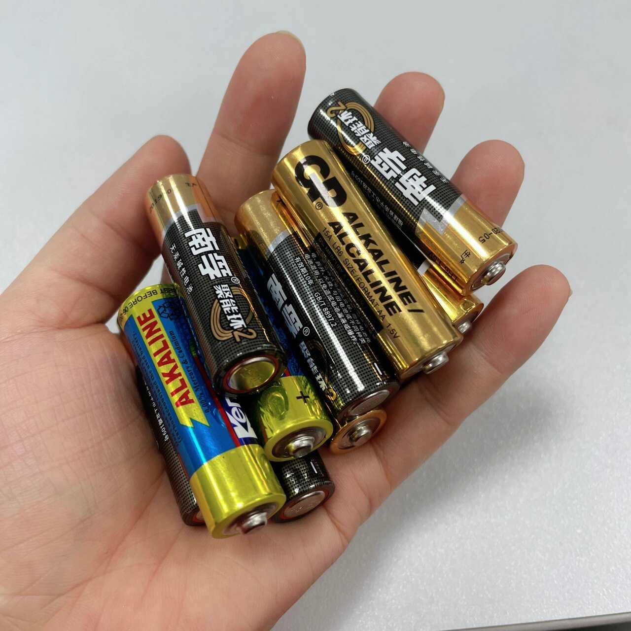 碱性无汞电池可以直接丢垃圾桶 攒了一堆不知道怎么处理,早上查了一下