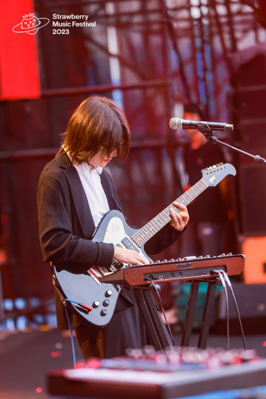 2023#草莓音乐节# still_佛山  达闻西乐队登台,王牌dj带你一起跳舞!