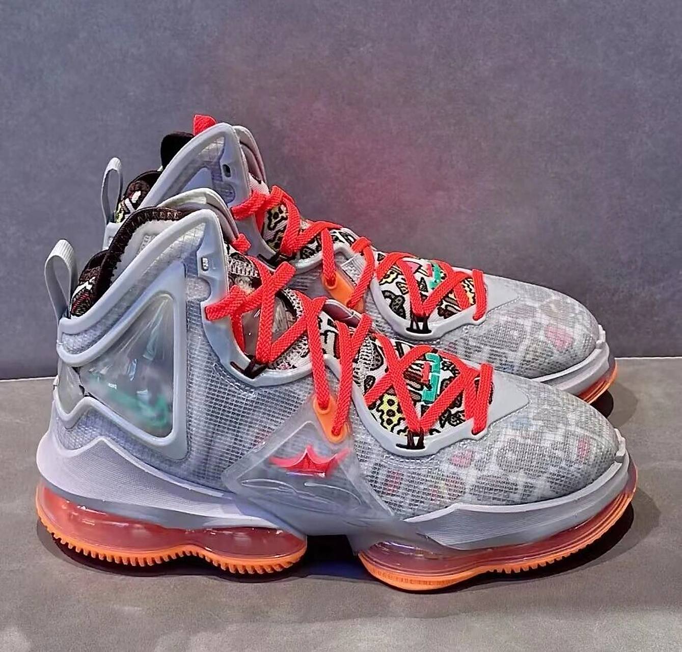 惊艳全场的詹姆斯19代来啦 鞋款名称 nike lebron 19ep" fast ood "