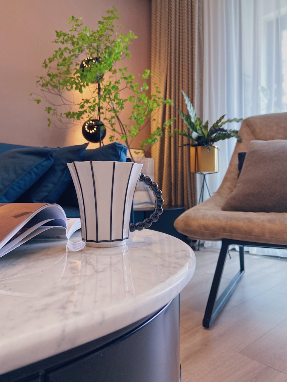 96夏天到了,客厅更换了全新的的雾霾蓝沙发套,居然就像换了一个新的