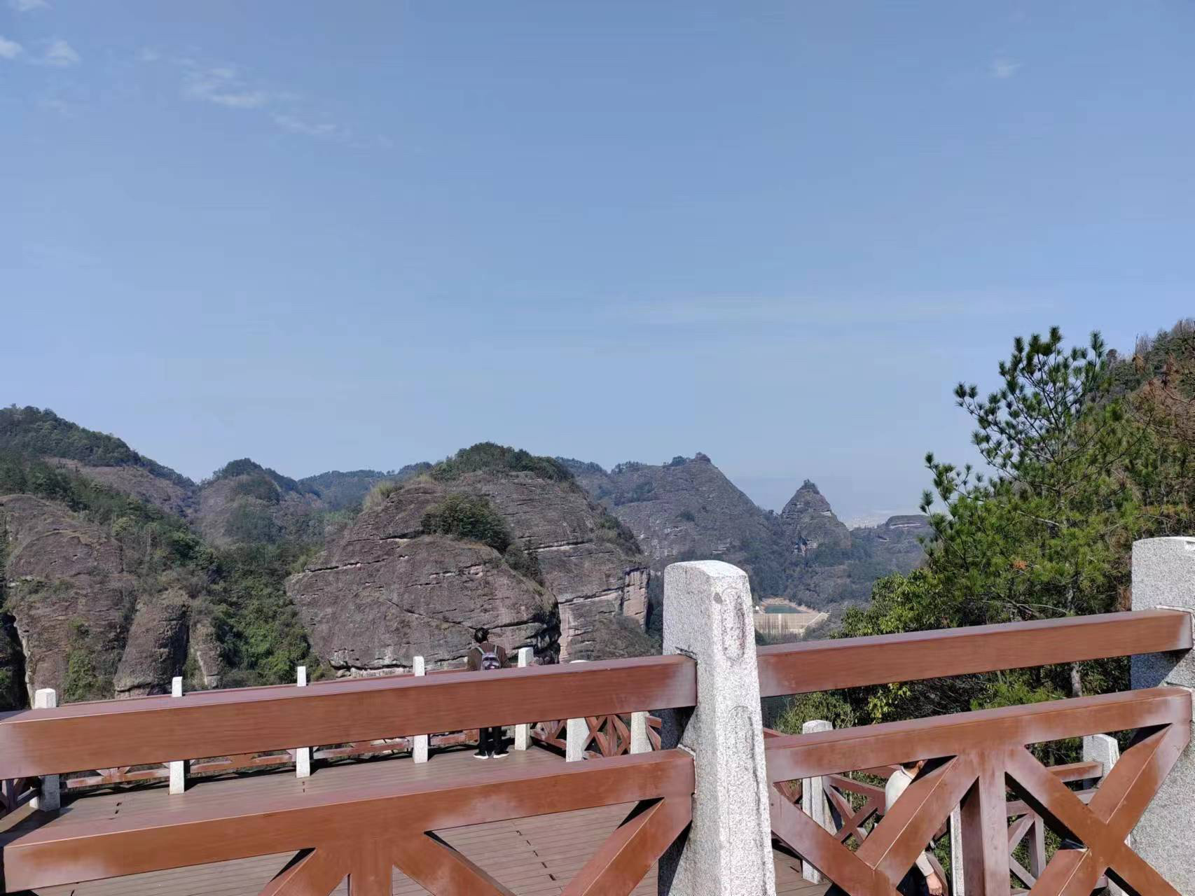金华永康方岩旅游攻略 从东阳这边出发到永康方岩景区,大概需要四十