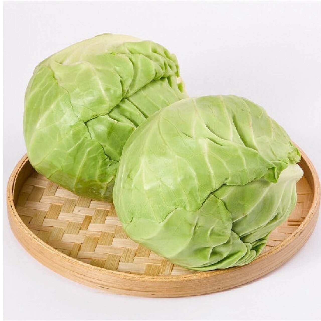 新野甘蓝呈圆球形,外观草绿色,手感坚实,叶片光亮 2.