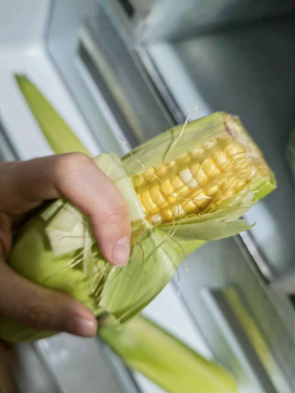 在线求助,玉米头头几粒发霉了还能吃吗 只有露出来的几粒发霉了,里面