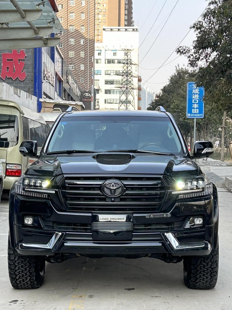 黑武士酷路泽5700.看一下这台大黑蛋怎么样!