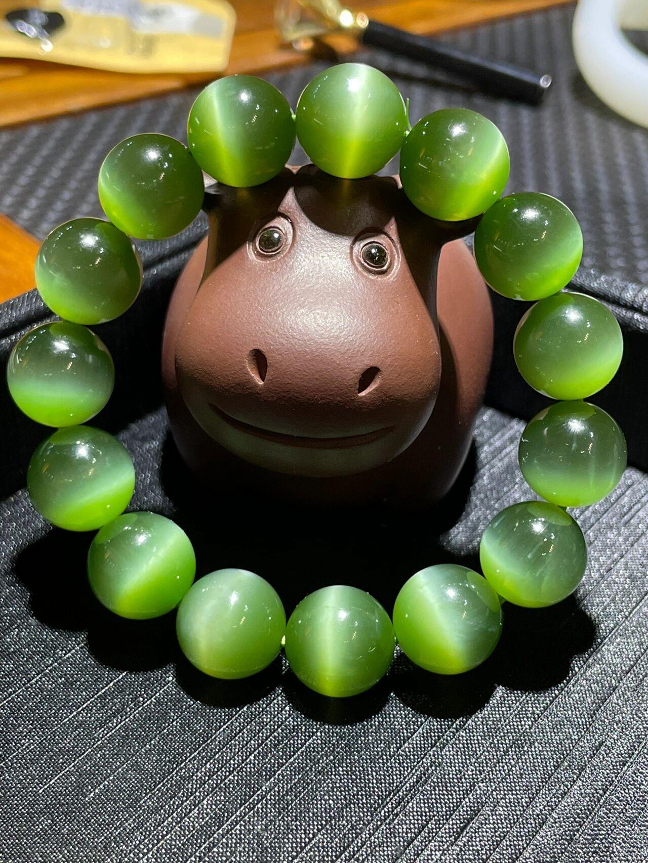 这样的碧玉猫眼手串很哇塞