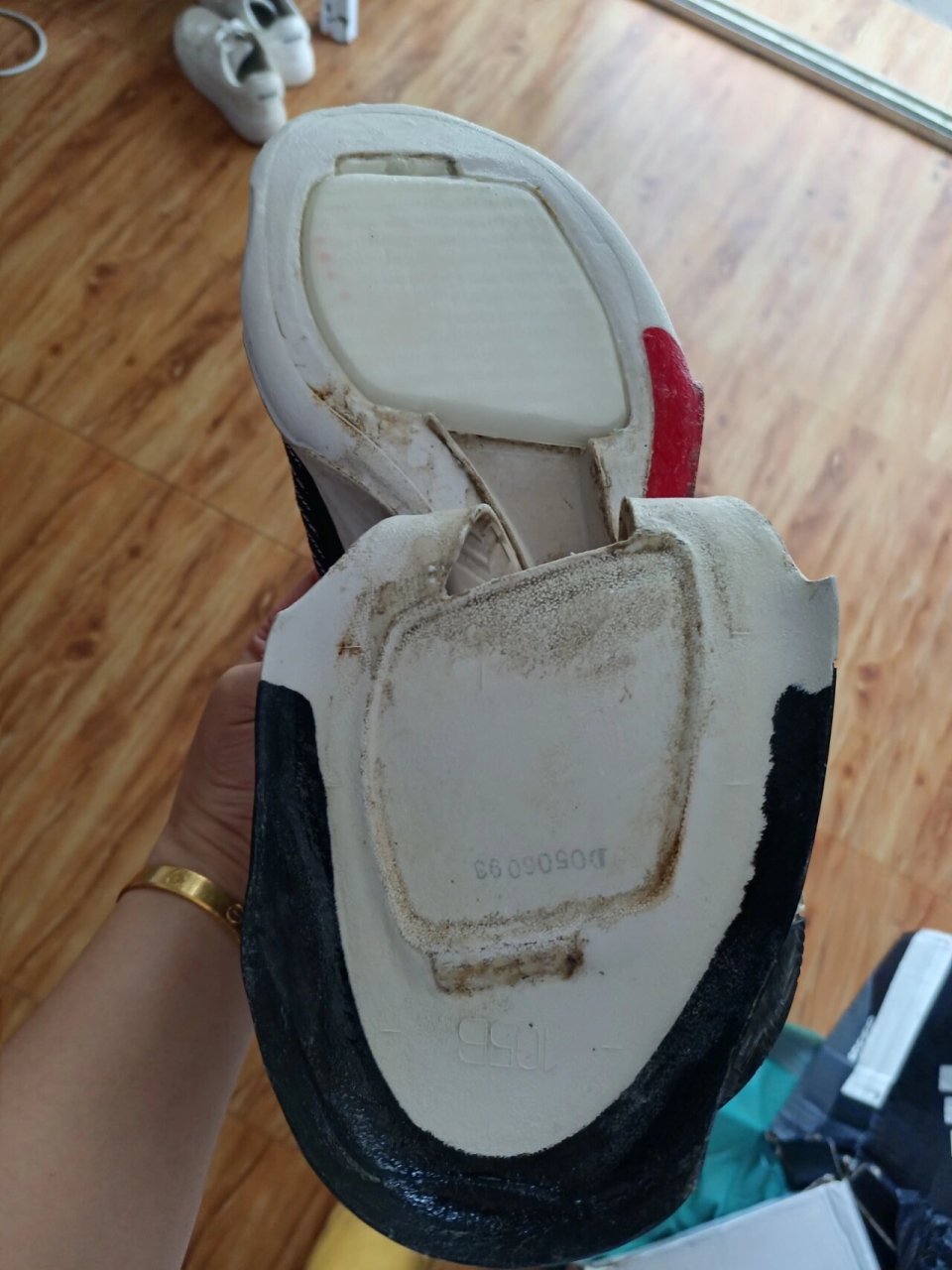 修鞋耐克气垫鞋修复扎漏充气换底 修鞋,耐克气垫鞋漏气维修修复修补