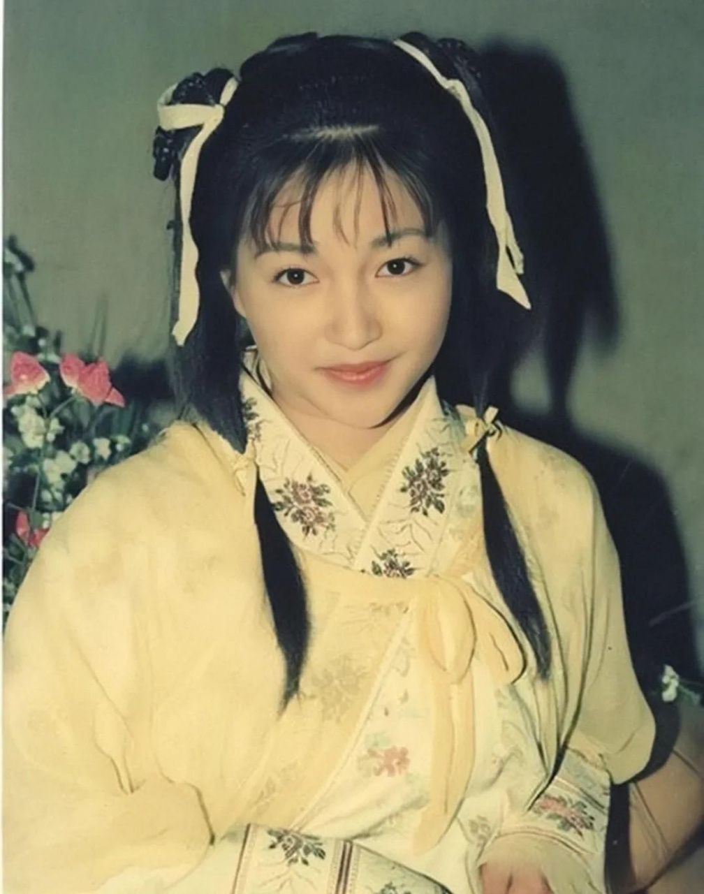 1994年,黎明对"最美郭襄"李绮红情有独钟,他勇敢地两次向她表白,期盼