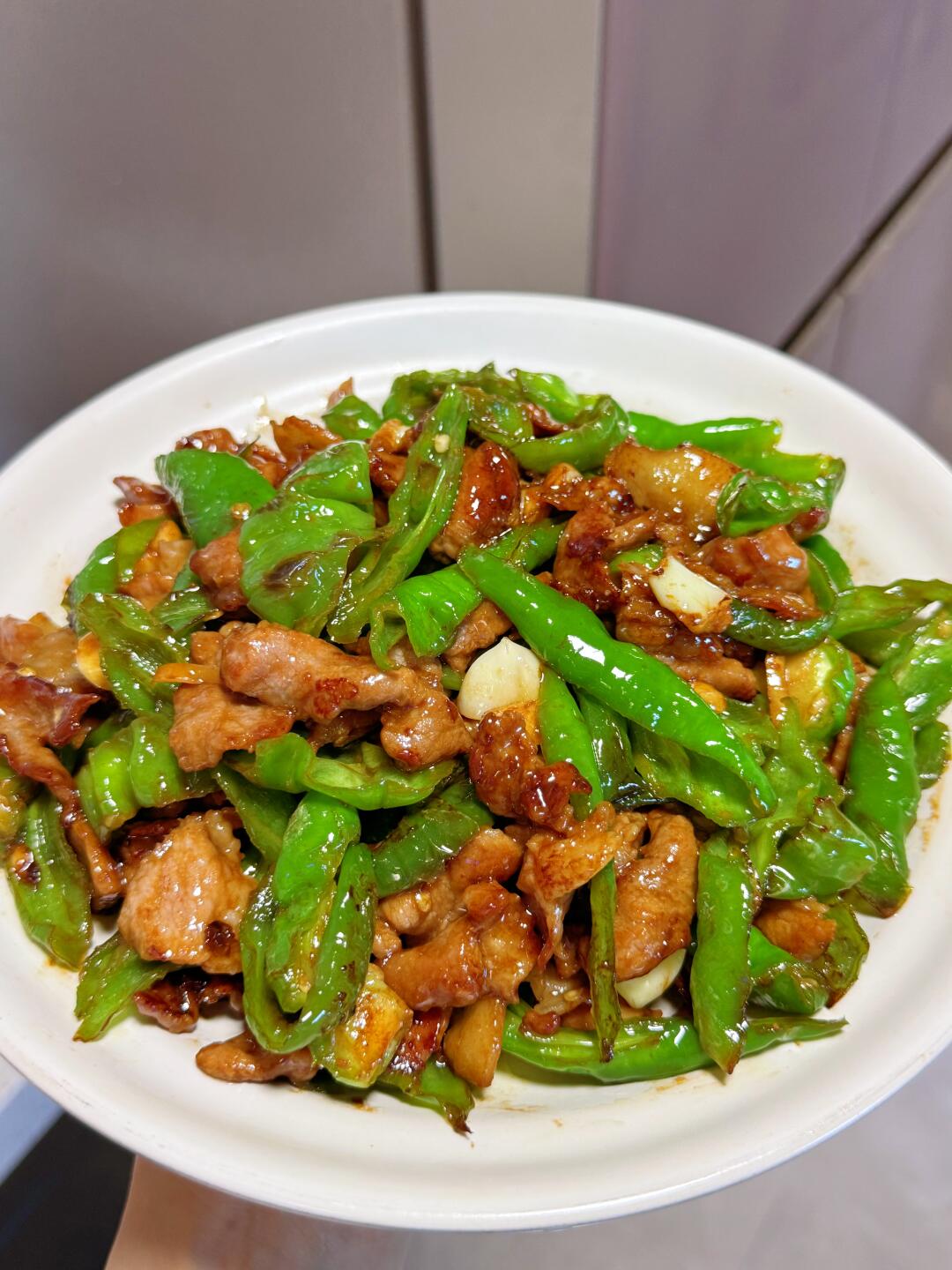 辣椒炒肉 无敌下饭家常菜 实在太费米饭啦!