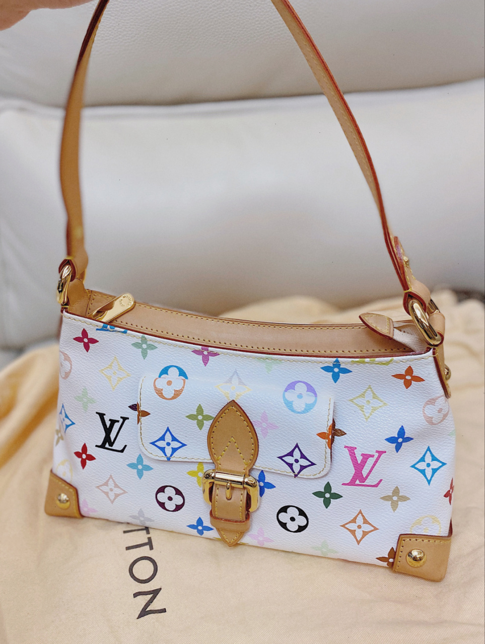 记得07,08年那会儿痴迷lv的黑白三彩940708 买了judy,eliza