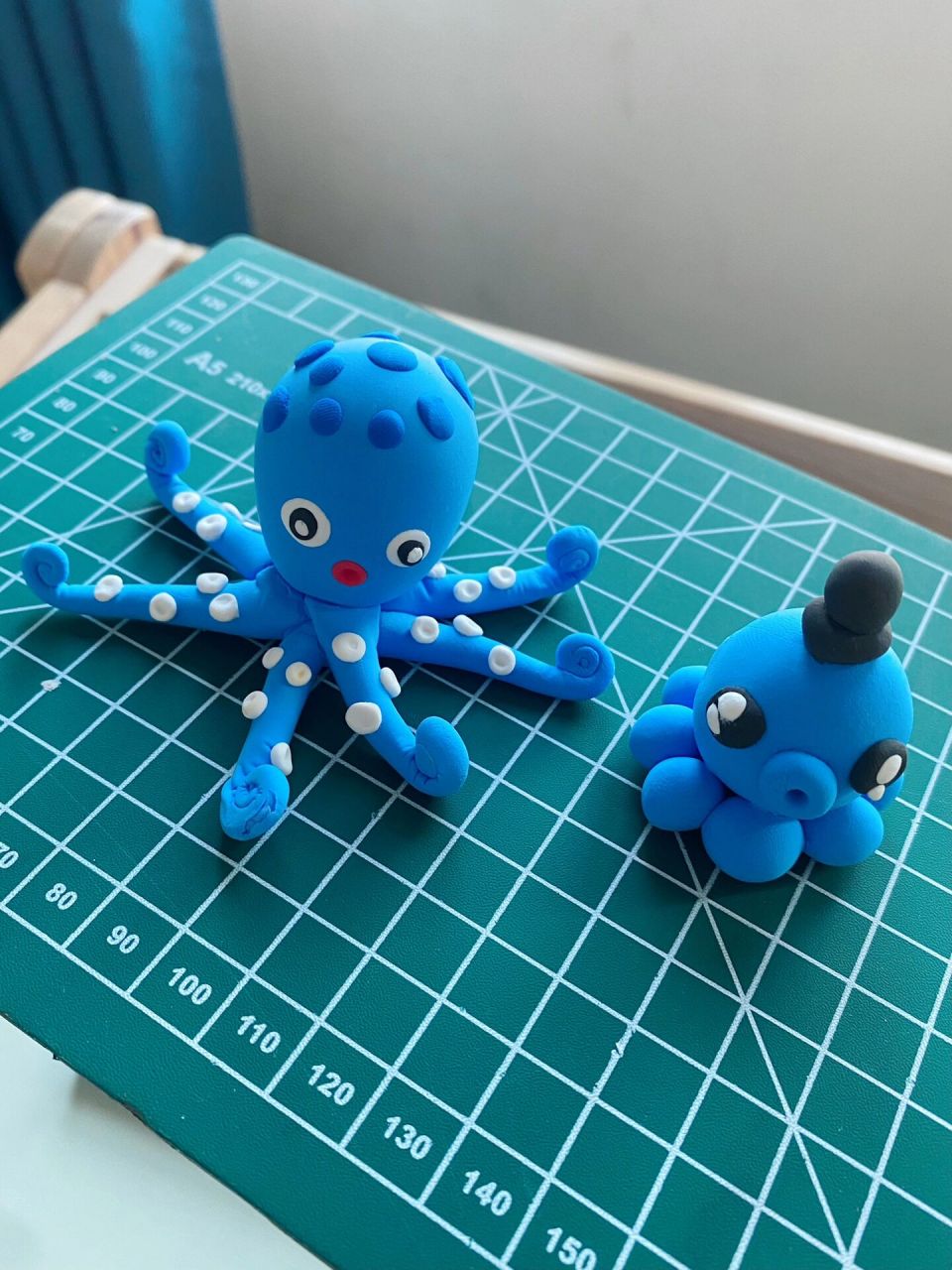 超轻粘土 乌贼很生气 受邀去元宝学校助教,打算小朋友分享《乌贼很