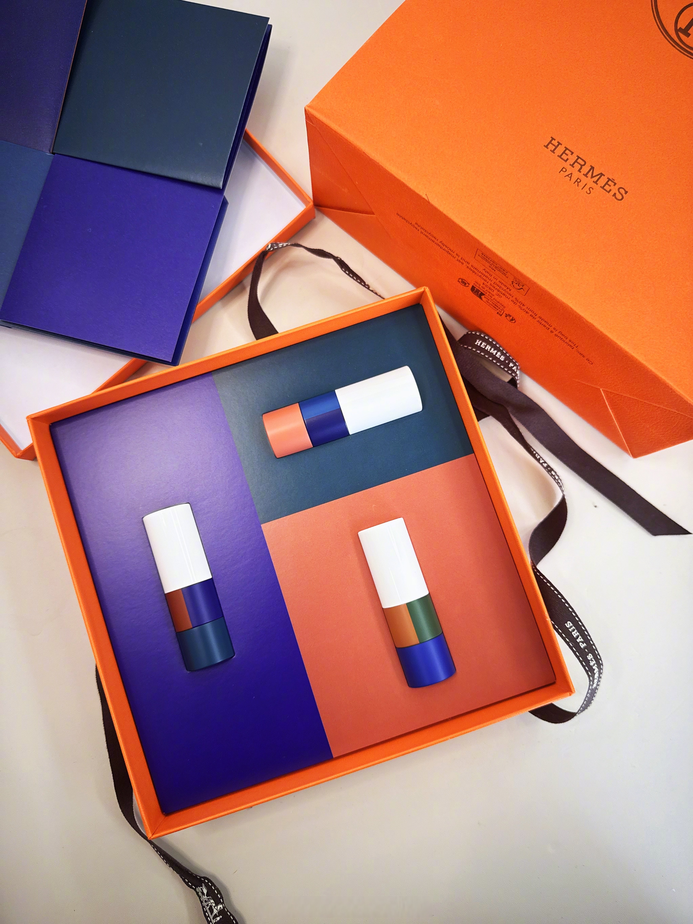 4爱马仕唇膏珍藏版春日新色 很特别的透明色03