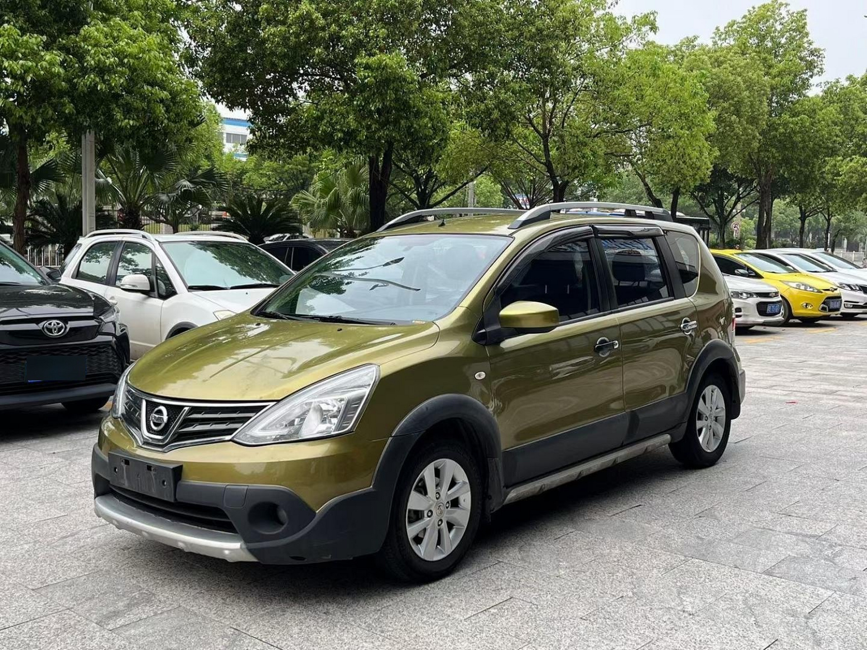 日产骊威 自动1.6 劲锐舒适版 车况精品