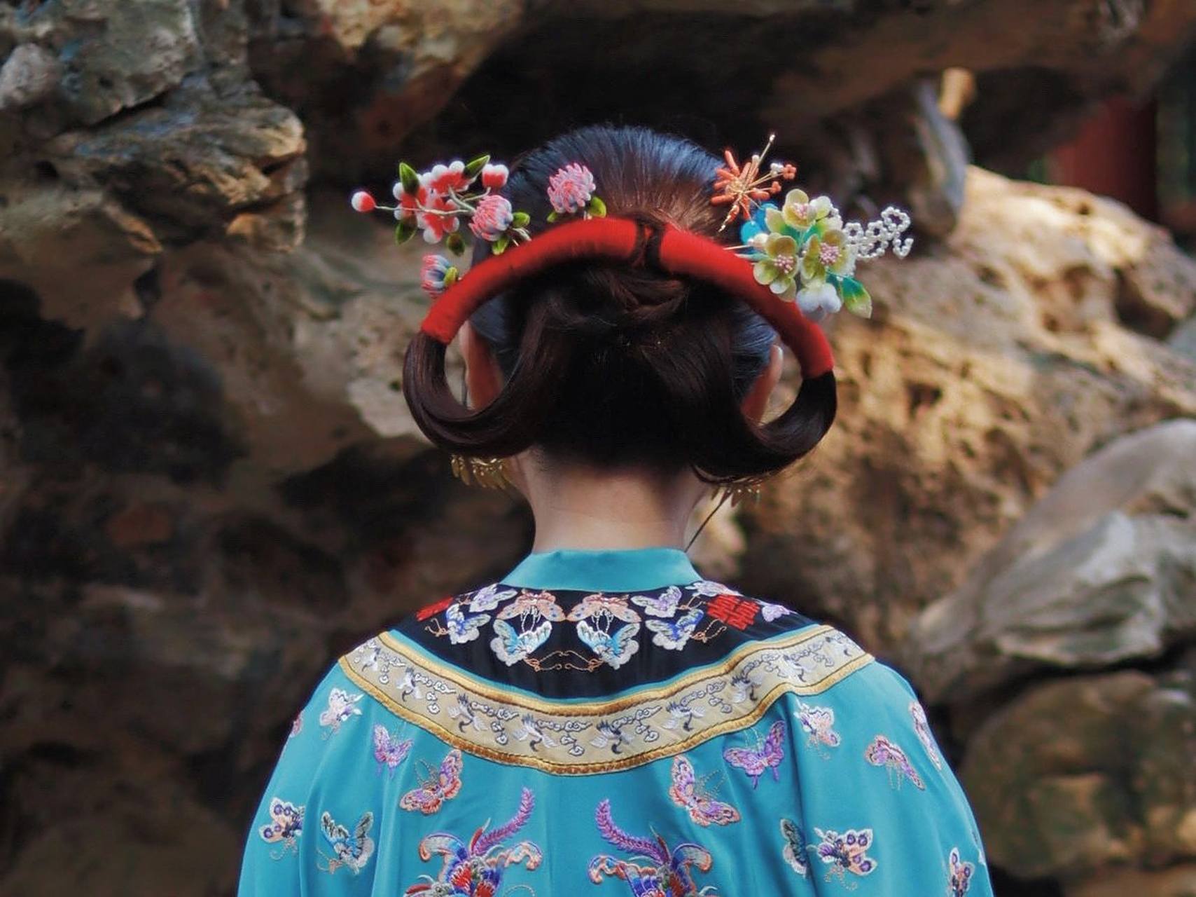 清代旗人女性发型之——知了头 来更一波清朝的经典发型~想到哪里更到