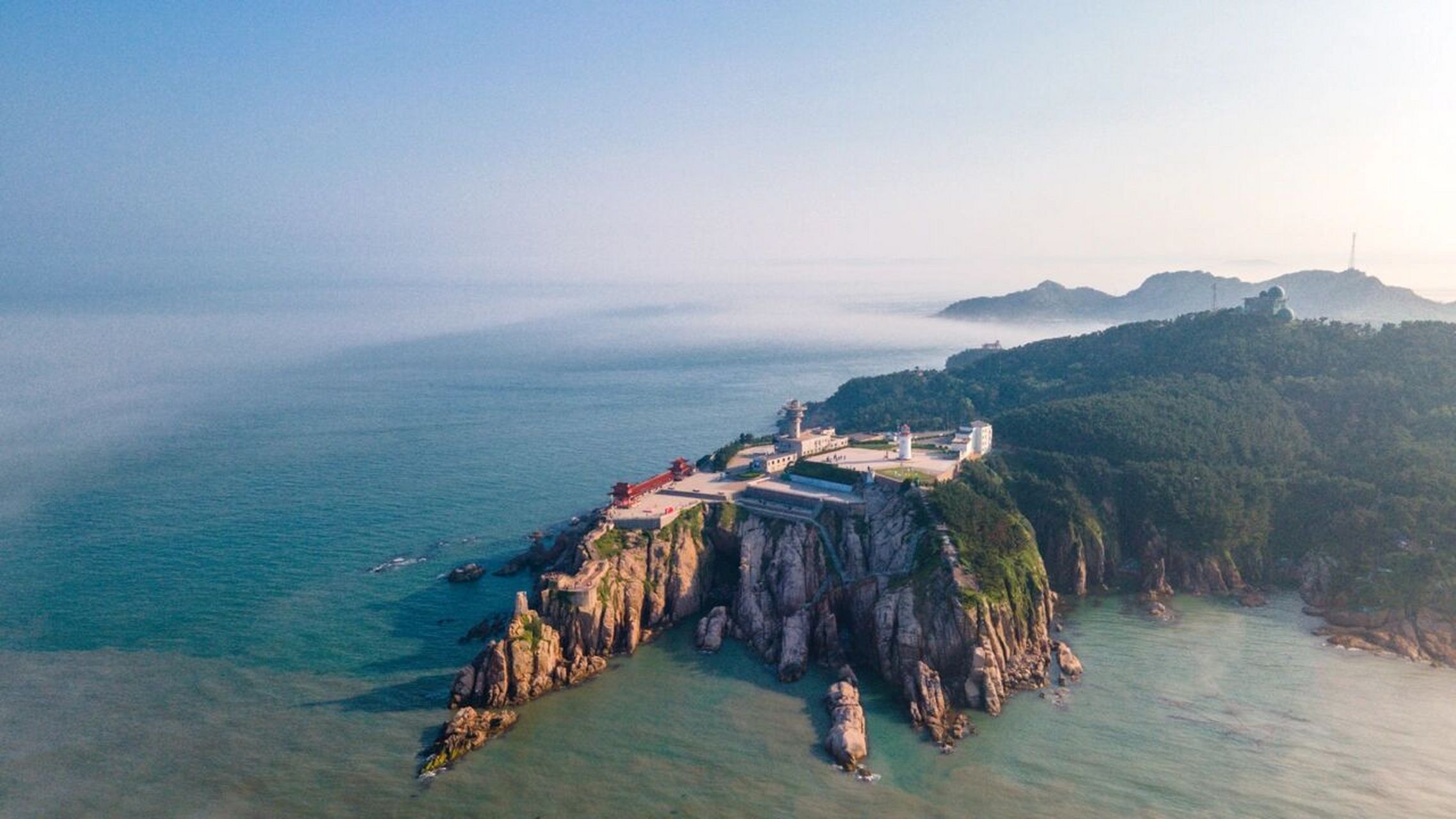 成山头风景区位于胶东半岛荣成成山山脉.