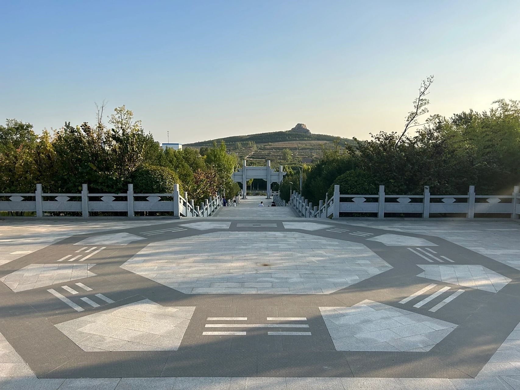 淄博·花山公园 10月14日下午的淄博花山公园 天气晴朗,风和日丽 吹着