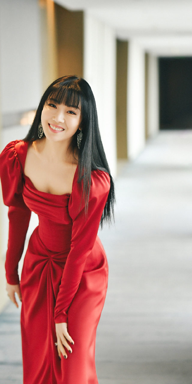 菅纫姿红衣壁纸图集