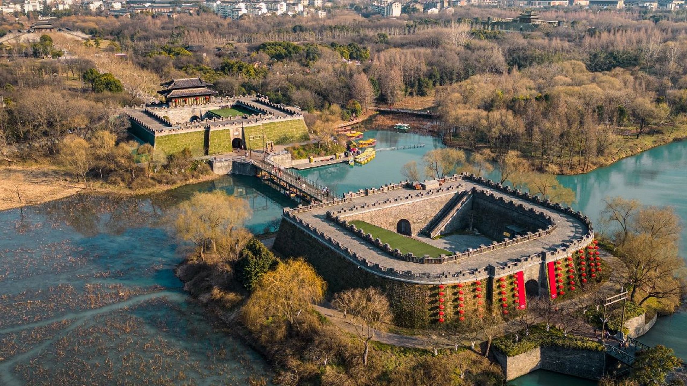 扬州:宋夹城遗址公园 宋夹城为扬州宋代三城之一,如今遗址公园复建了