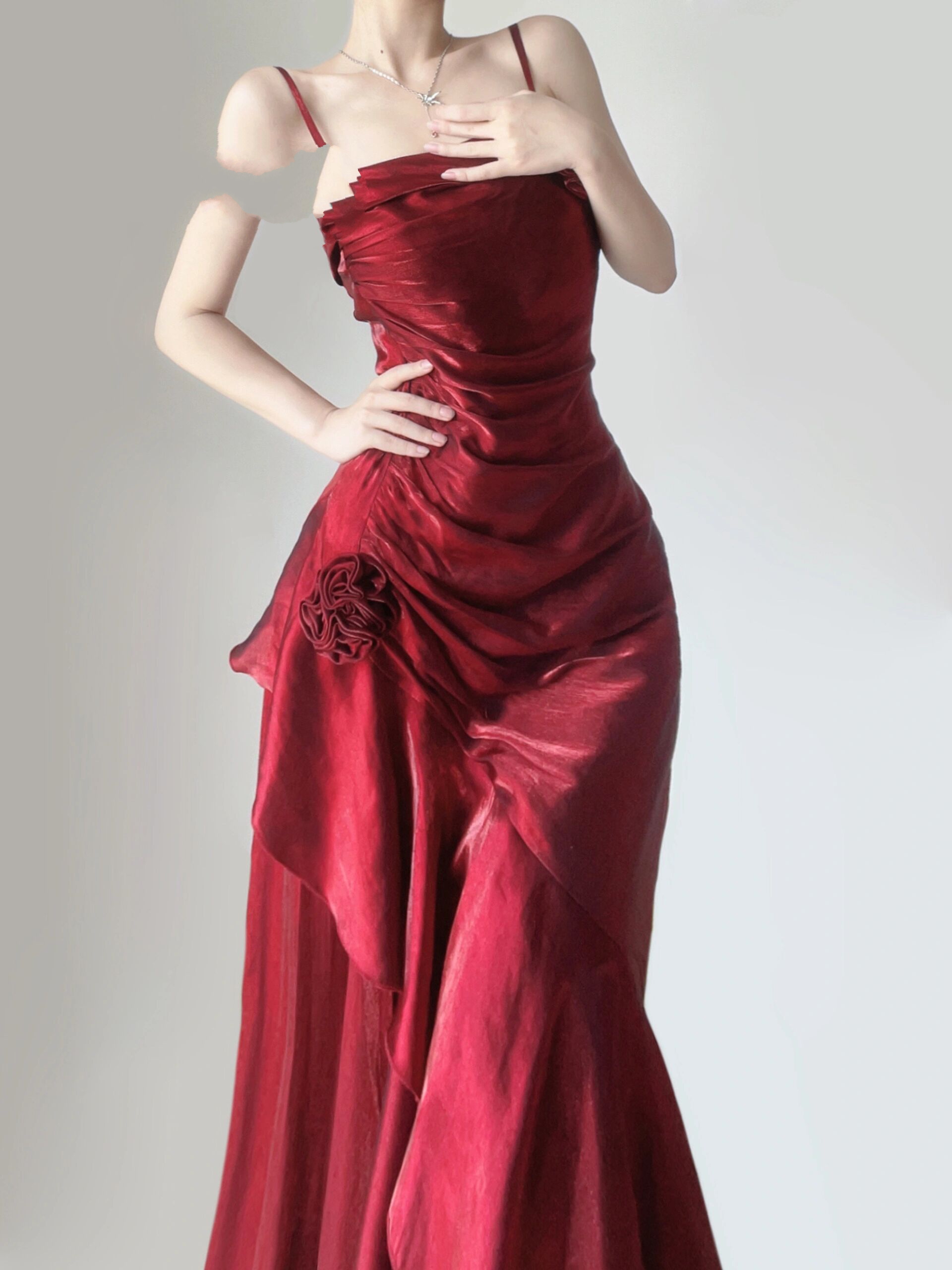 娇艳的玫瑰 红色鱼尾裙