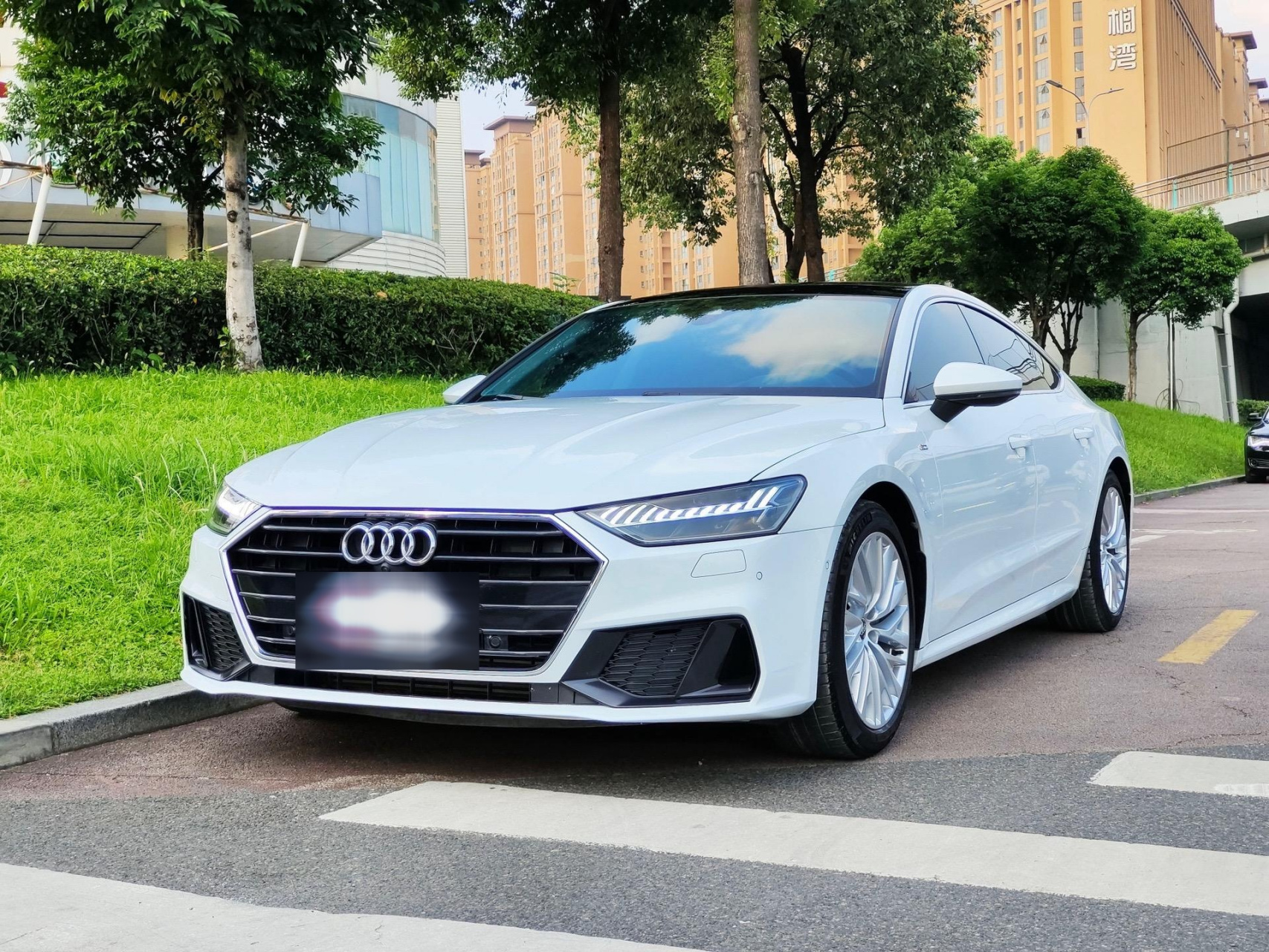 奥迪a7 2021款 45 tfsi 臻选型.展厅标价43.68万